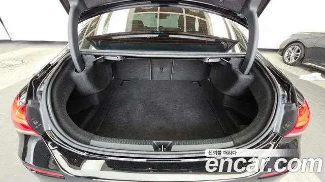 Mercedes-Benz A-Class 2020 — Photo 8/20