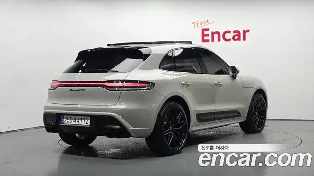 Porsche Macan 2023 — Photo 2/20