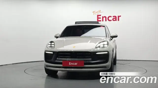 Porsche Macan 2023 — Photo 3/20
