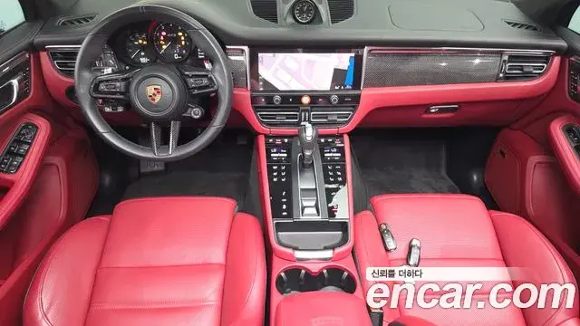 Porsche Macan 2023 — Photo 7/20