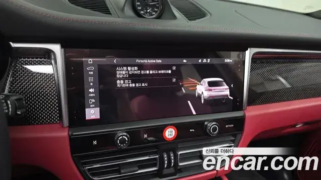 Porsche Macan 2023 — Photo 15/20