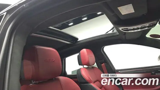 Porsche Macan 2023 — Photo 16/20