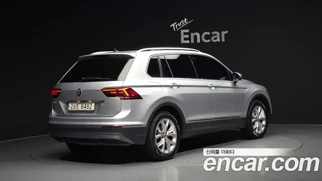Volkswagen Tiguan 2018 — Фото 2/20