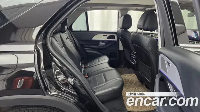 Mercedes-Benz GLE-Class 2020 — Şəkil 17/20