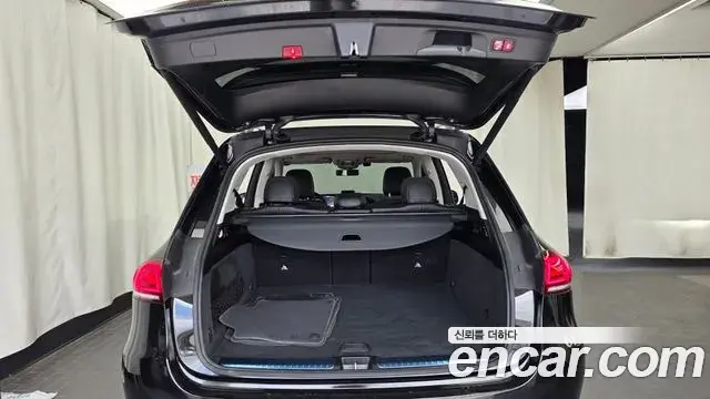 Mercedes-Benz GLE-Class 2020 — Şəkil 8/20