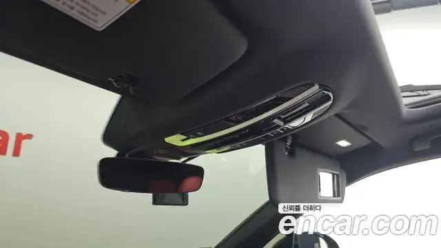 Porsche Cayenne 2019 — ფოტო 34/35