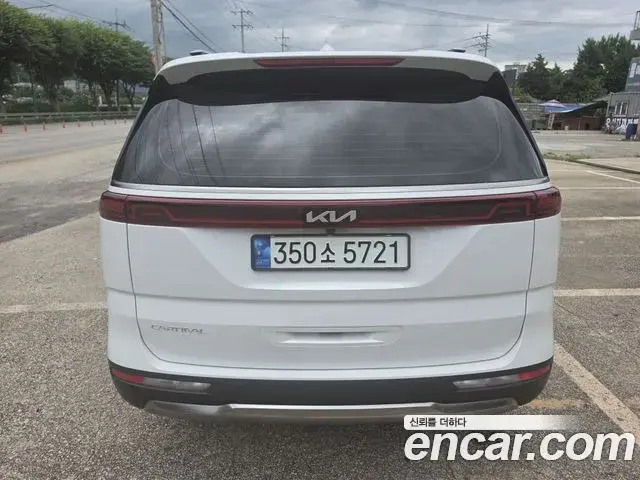 Kia Carnival 2023 — Photo 1/18