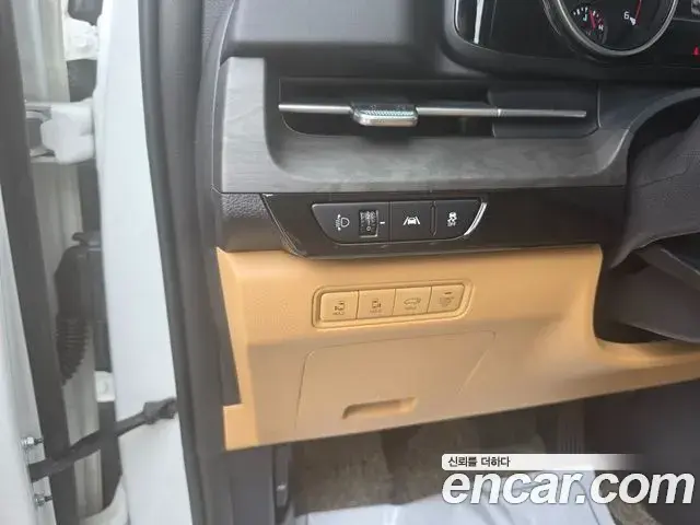 Kia Carnival 2023 — Photo 11/18