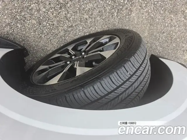Kia Carnival 2023 — Photo 17/18