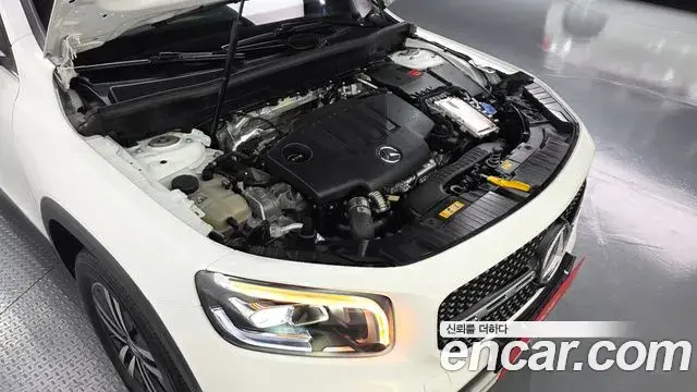 Mercedes-Benz GLB-Class 2021 — Photo 6/20