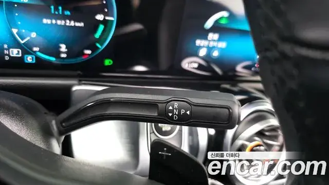 Mercedes-Benz GLB-Class 2021 — Photo 9/20