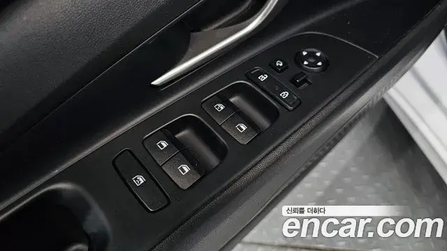 Hyundai The New Avante Hybrid 2022 — Photo 9/33