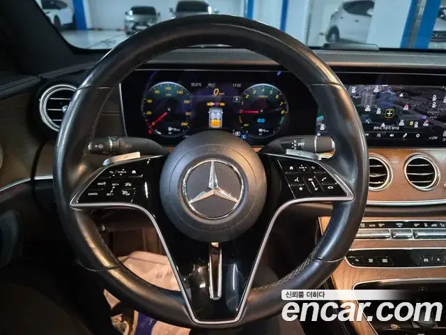 Mercedes-Benz E-Class 2021 — Фото 5/20