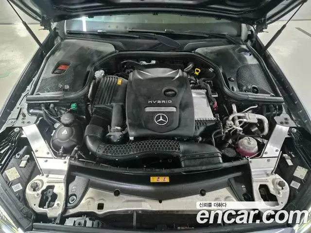 Mercedes-Benz E-Class 2021 — Фото 19/20