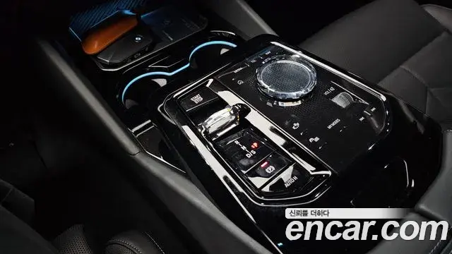 BMW 5 Series 2025 — Photo 9/20