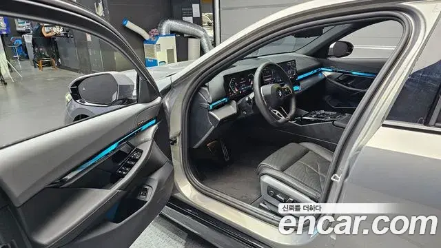 BMW 5 Series 2025 — Photo 10/20