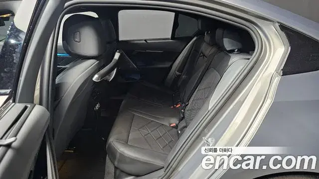 BMW 5 Series 2025 — Photo 12/20