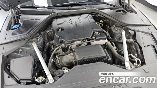 Genesis Electrified G80 2022 — Photo 6/20