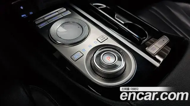 Genesis Electrified G80 2022 — Photo 9/20
