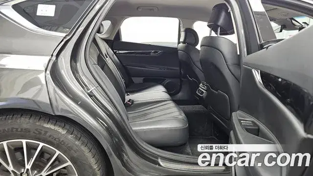Genesis Electrified G80 2022 — Photo 12/20