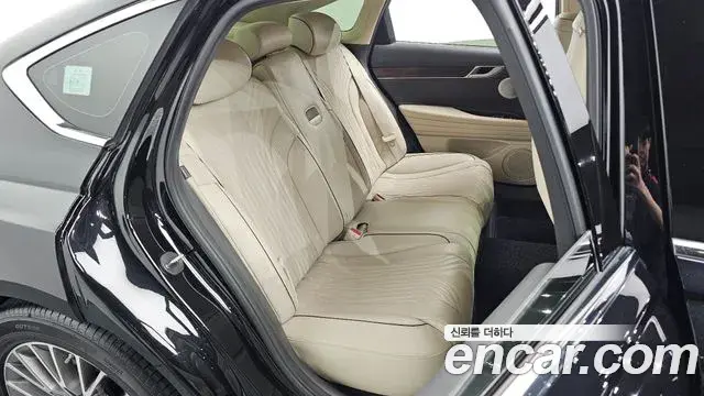 Genesis Electrified G80 2021 — Şəkil 11/20