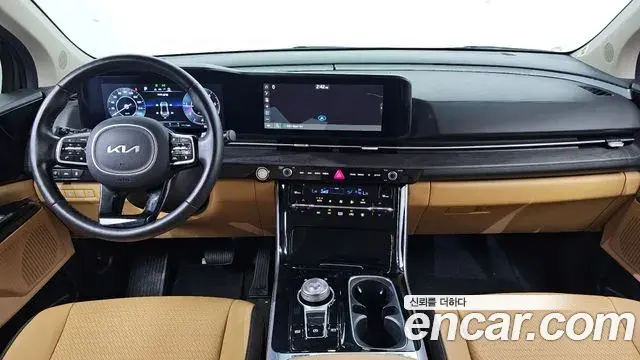 Kia Carnival 2023 — ფოტო 33/41
