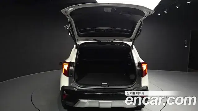 Kia Seltos 2024 — ფოტო 9/40