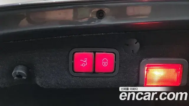 Mercedes-Benz C-Class 2019 — Şəkil 19/20