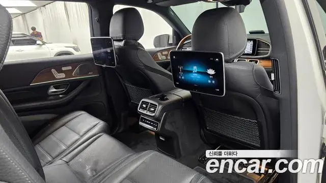 Mercedes-Benz GLS-Class 2021 — Photo 3/36