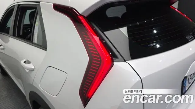 Kia Niro 2025 — ფოტო 2/38