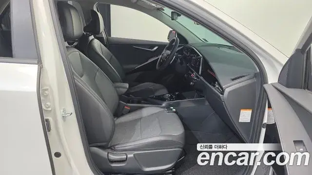 Kia Niro 2025 — ფოტო 16/38