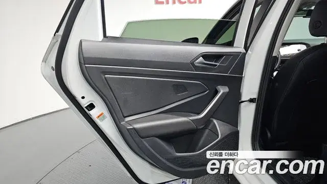 Volkswagen Jetta 2021 — Photo 19/34