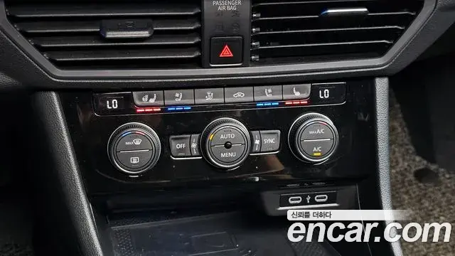 Volkswagen Jetta 2021 — Photo 34/34