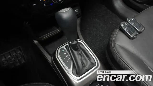 Jeep Renegade 2019 — Photo 10/32
