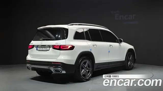 Mercedes-Benz GLB-Class 2023 — Photo 1/20