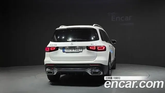 Mercedes-Benz GLB-Class 2023 — Photo 3/20