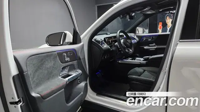Mercedes-Benz GLB-Class 2023 — Photo 9/20
