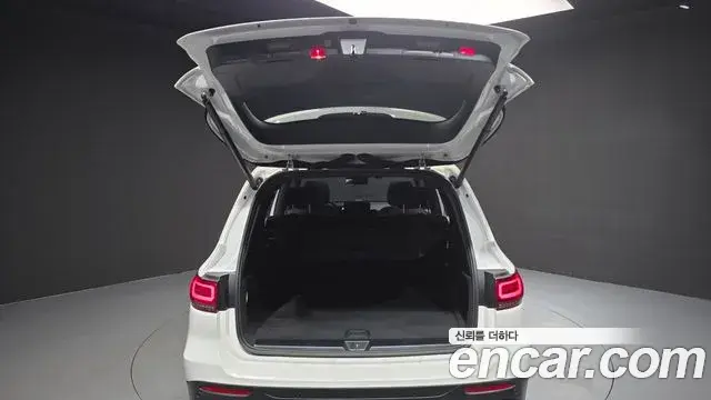 Mercedes-Benz GLB-Class 2023 — Photo 16/20