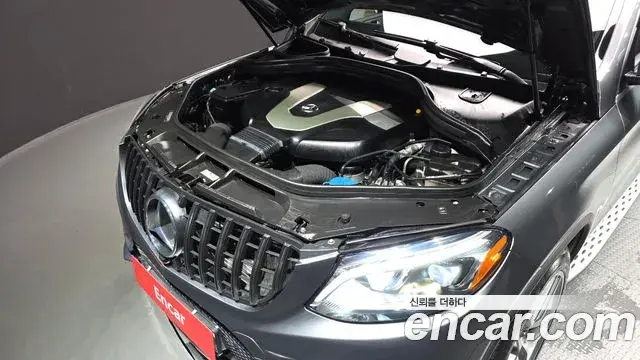 Mercedes-Benz GLE-Class 2018 — Photo 17/36