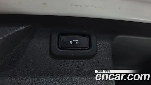Land Rover Discovery Sport 2020 — Фото 19/20