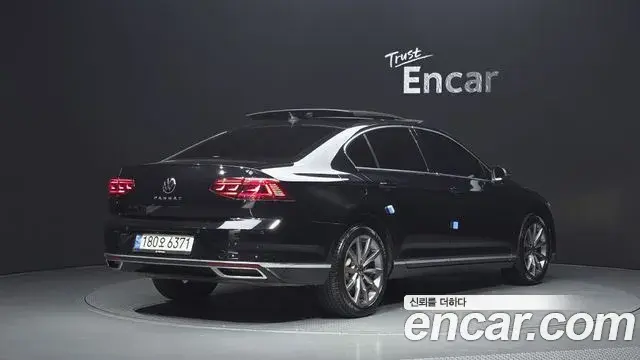 Volkswagen Passat GT 2021 — Фото 2/20