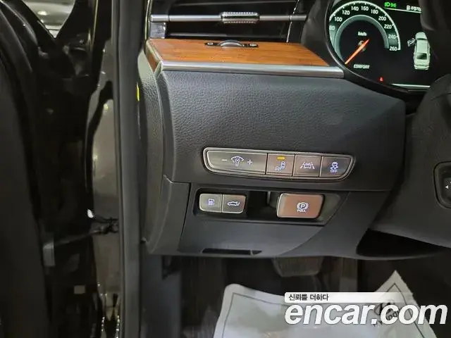 Kia The K9 2018 — Photo 13/20