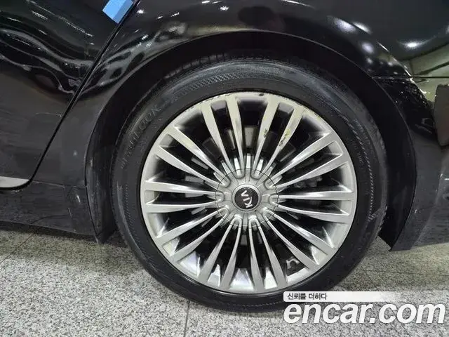 Kia The K9 2018 — Photo 20/20