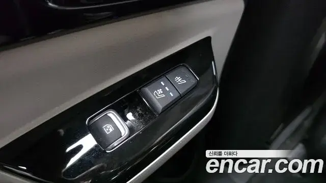 Kia Carnival 2021 — Şəkil 19/20
