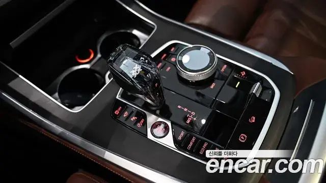 BMW X7 2021 — Фото 8/20