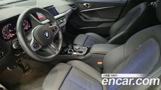 BMW 1 Series 2023 — Фото 15/20