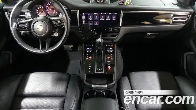Porsche Macan 2022 — Фото 6/18