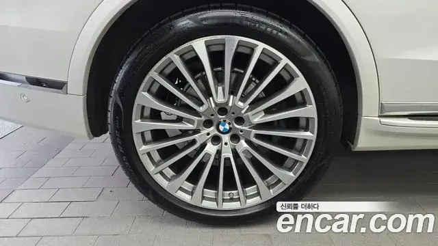 BMW X7 2021 — Photo 4/20