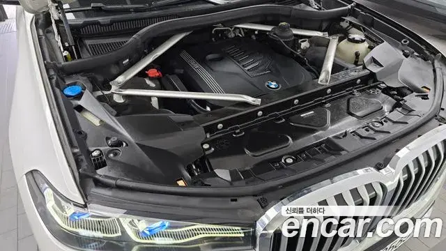 BMW X7 2021 — Photo 5/20