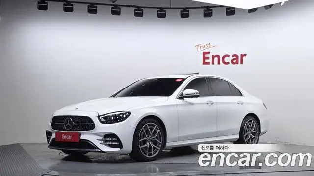 Mercedes-Benz E-Class 2021 — Фото 1/20